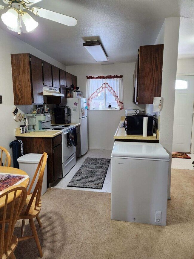 1105 Cottonwood Dr in Cheyenne, WY - Building Photo - Building Photo