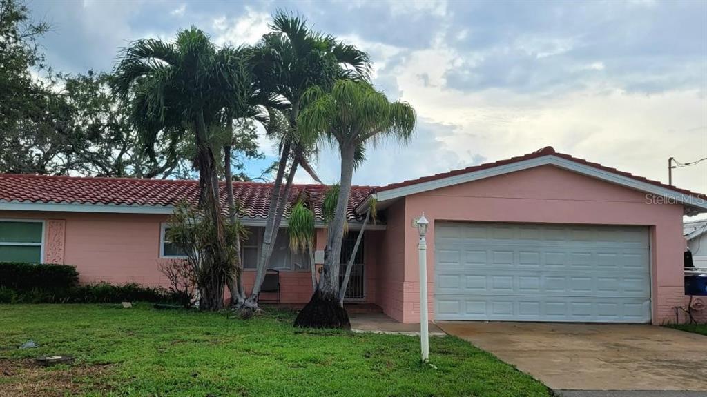 7897 3rd Ave S in St. Petersburg, FL - Building Photo