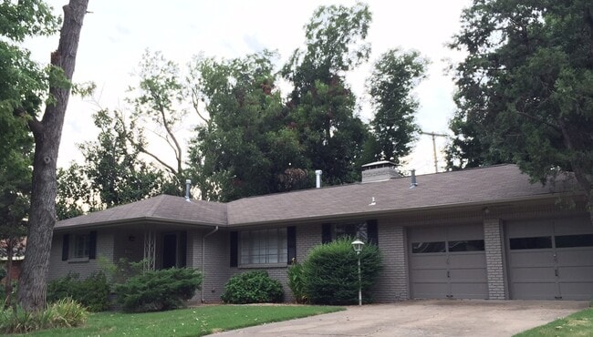 property at 3562 S Urbana Ave
