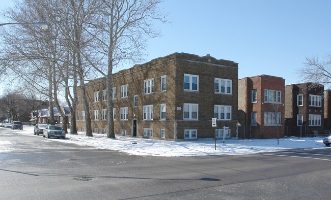 9202-9210 S Saginaw Ave in Chicago, IL - Building Photo - Building Photo