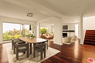 6350 Bryn Mawr Dr in Los Angeles, CA - Building Photo