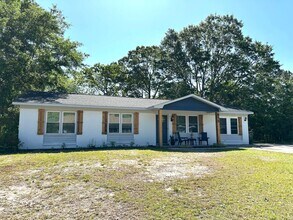 975 Lisa Ave in Fayetteville, NC - Building Photo - Building Photo
