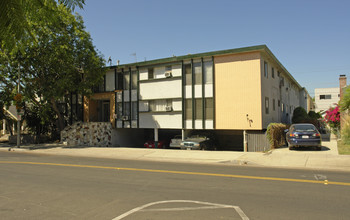 1211 N Detroit St in West Hollywood, CA - Building Photo - Building Photo