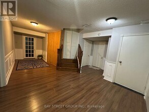 20 Ashdown Crescent in Richmond Hill, ON - Building Photo - Building Photo