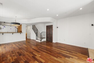 744 N Alfred St in West Hollywood, CA - Building Photo - Building Photo