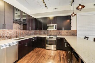 1332 W Madison St in Chicago, IL - Building Photo - Building Photo