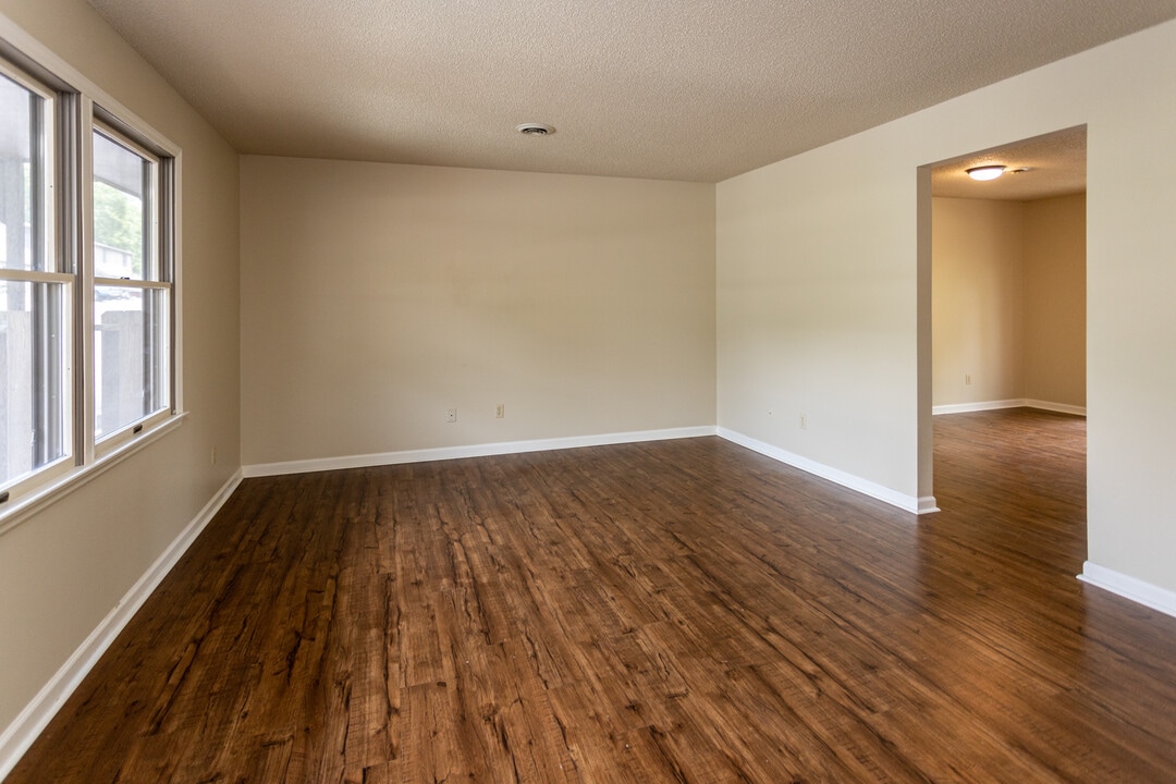 Twin Oaks Apartments in Bristol, TN - Building Photo