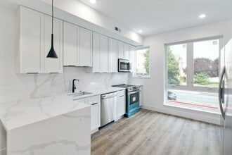 410-24 N 8th St in Philadelphia, PA - Building Photo - Building Photo