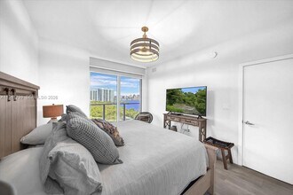 16385 Biscayne Blvd in Sunny Isles Beach, FL - Building Photo - Building Photo