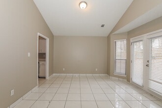 709 River Bend Dr in Jonesboro, GA - Building Photo - Building Photo