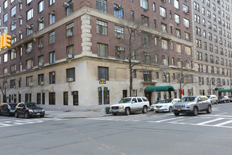 1095 Park Ave in New York, NY - Building Photo - Building Photo