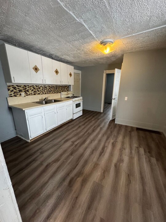 1227 Francis St-Unit -1227 Francis Street 2S in Utica, NY - Building Photo