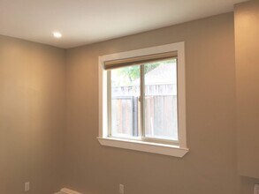 841 Seale Ave in Palo Alto, CA - Foto de edificio - Building Photo