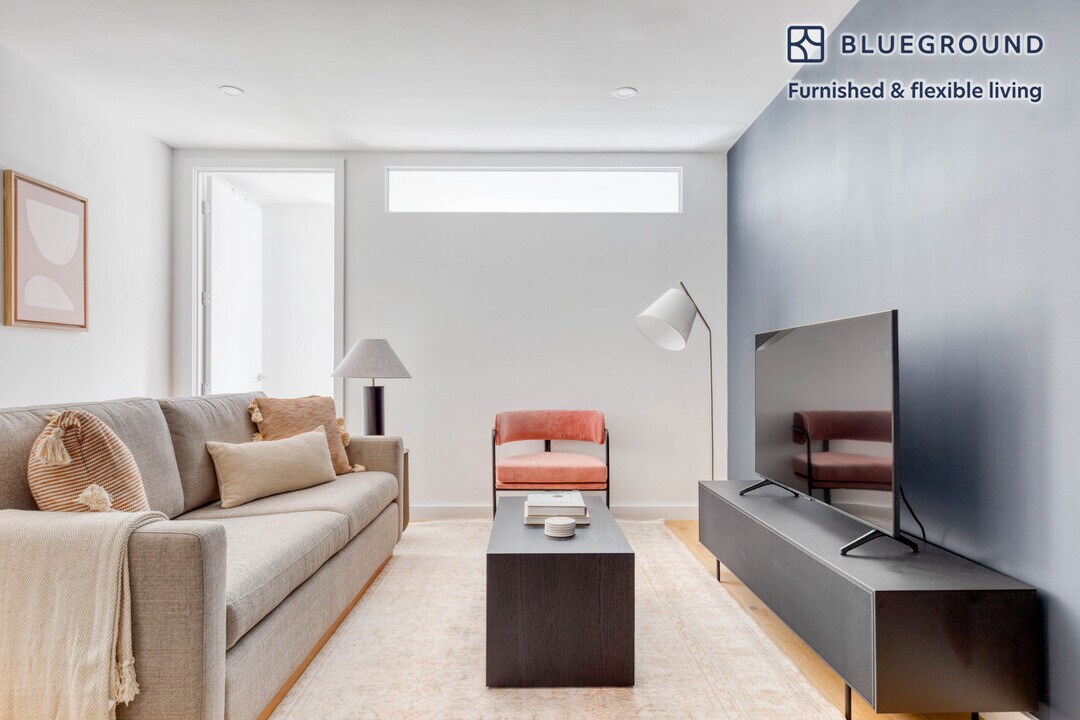227 E 59th St-Unit -FL3-ID873 in New York, NY - Building Photo