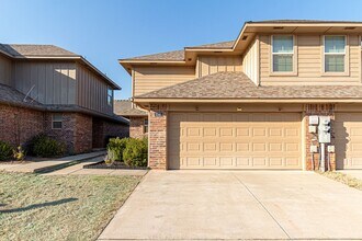 2141 Buena Vida Ln in Edmond, OK - Building Photo - Building Photo