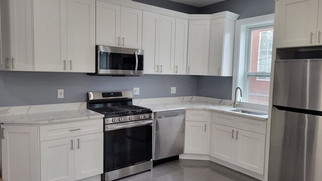 339 Cambridge St, Unit 2