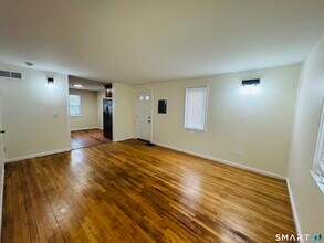 11 Trefoil Ct in Fairfield, CT - Building Photo - Building Photo