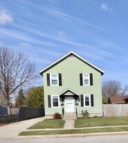 1706 33rd St, Unit 1708 UPPER in Kenosha, WI - Building Photo