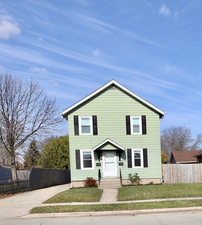 1706 33rd St in Kenosha, WI - Building Photo