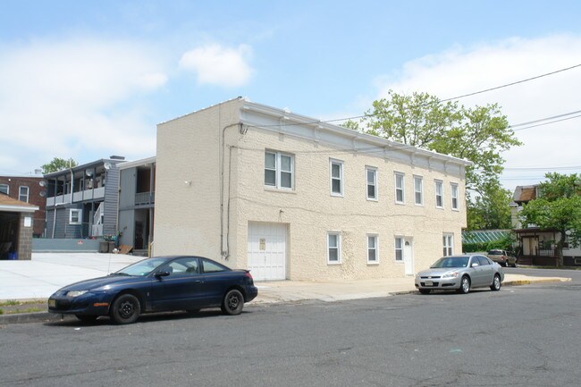 409 High St in Perth Amboy, NJ - Building Photo - Building Photo