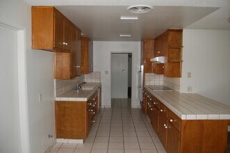 4709 Summertree Ln in Bakersfield, CA - Building Photo - Building Photo