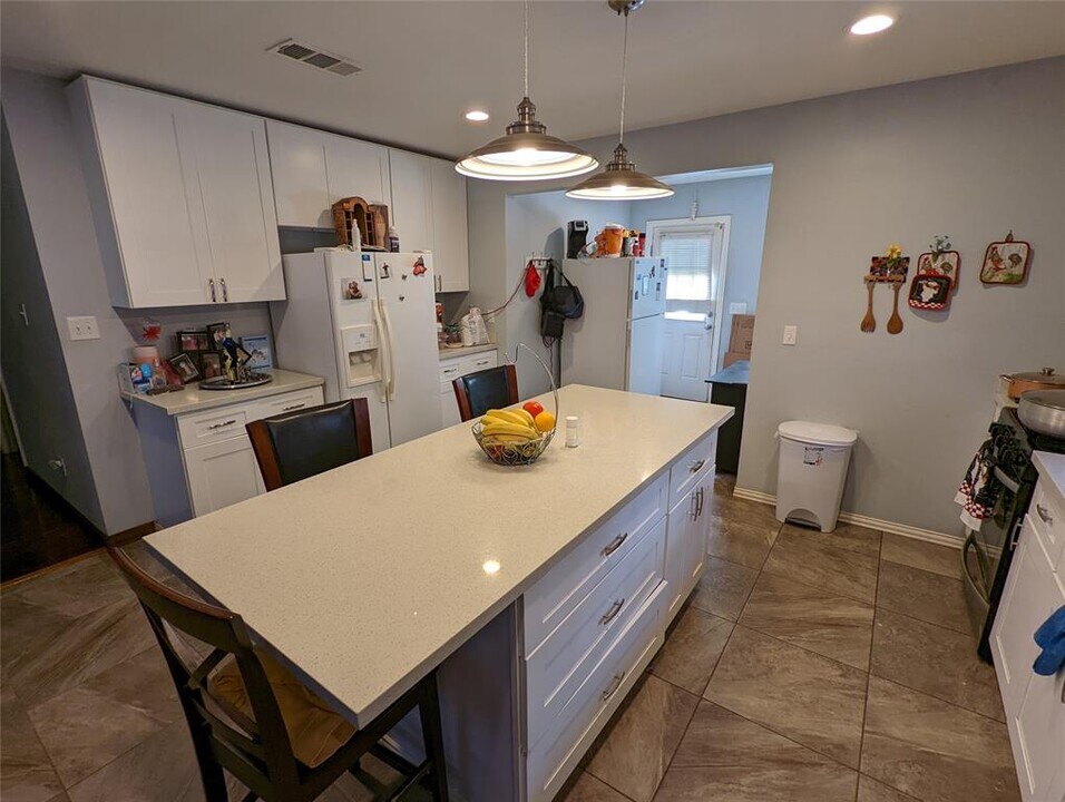 4604 Gunter St Photo