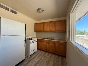 609 W 11th St in Roswell, NM - Building Photo - Building Photo