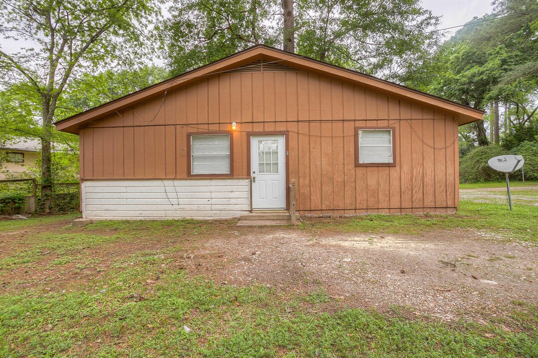 712 Cline St, Unit D in Huntsville, TX - Building Photo