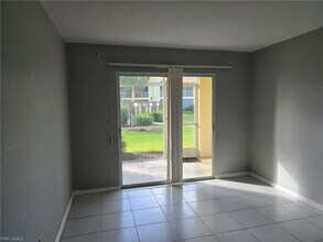 2660 Kings Lake Blvd in Naples, FL - Building Photo - Building Photo