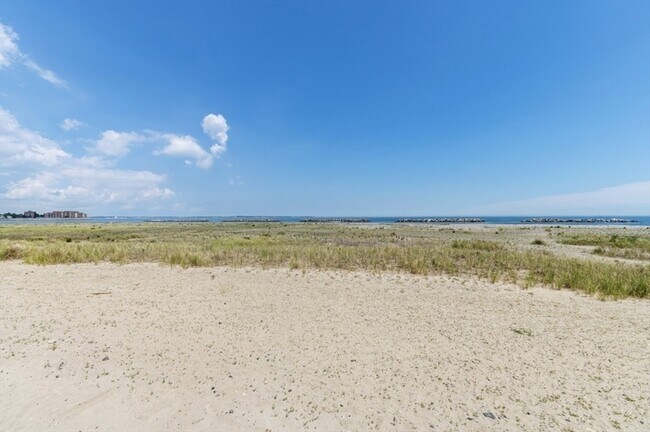 36 Sturgis St, Unit 3 in Winthrop, MA - Building Photo - Building Photo