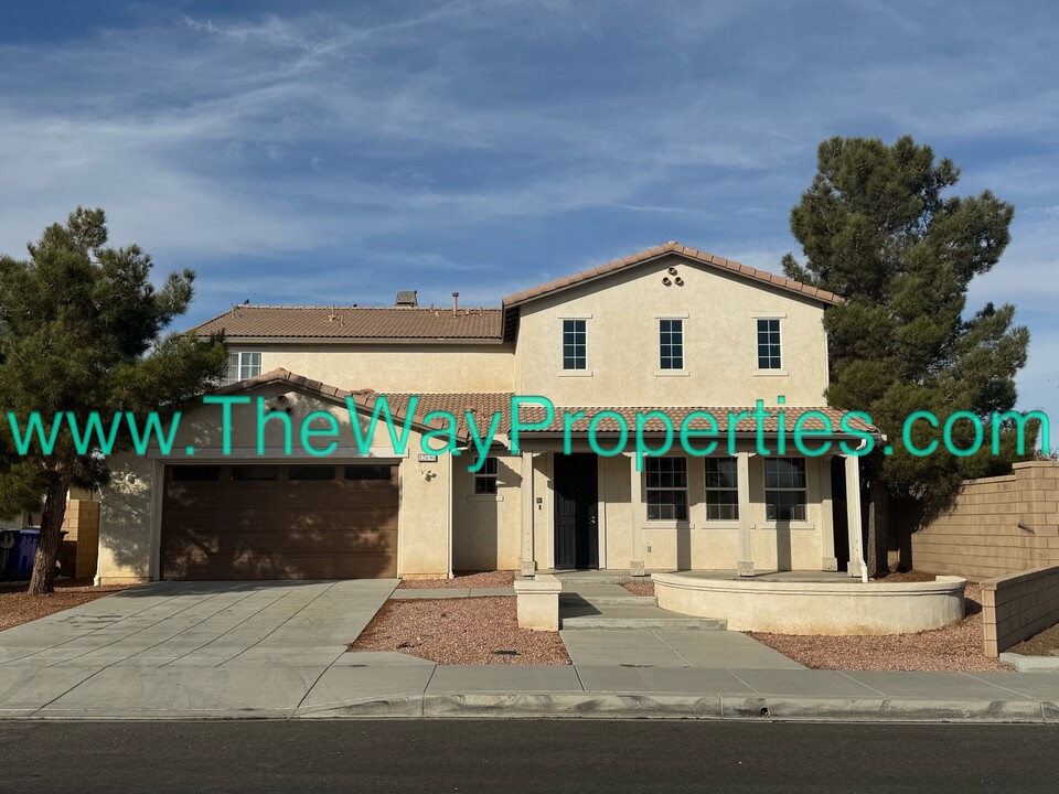 12496 Osprey Ln in Victorville, CA - Building Photo