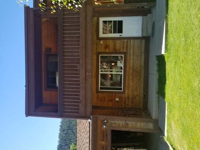 3107 Riverside Dr in Idaho Springs, CO - Foto de edificio - Building Photo