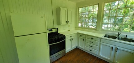 320 S Mendenhall St in Greensboro, NC - Building Photo - Building Photo