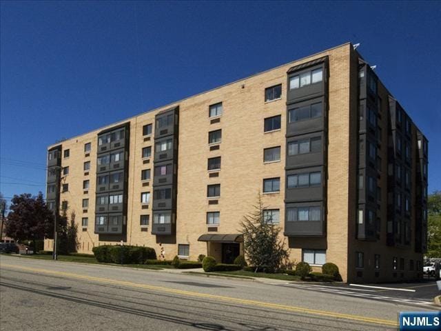 5 Linden St in Hackensack, NJ - Foto de edificio