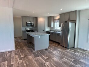 311 E 36th Pl in Bellevue, NE - Building Photo - Building Photo