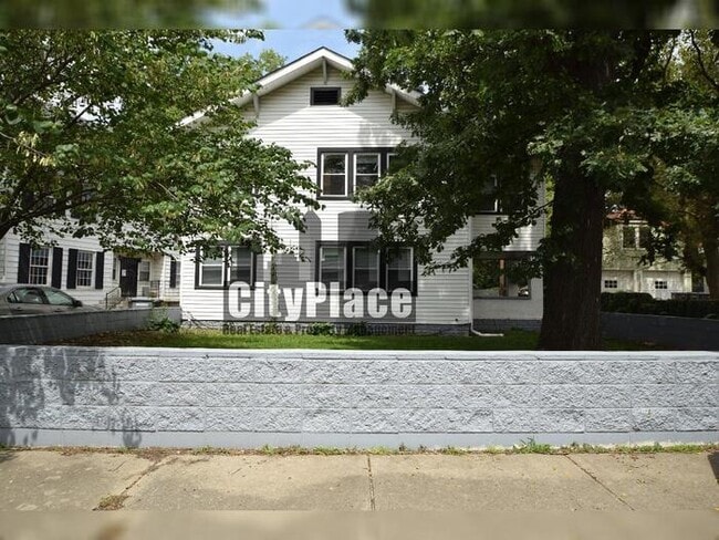 3259 Carrollton Ave in Indianapolis, IN - Building Photo - Building Photo