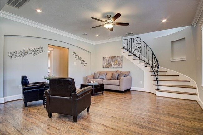 property at 916 Graceland St
