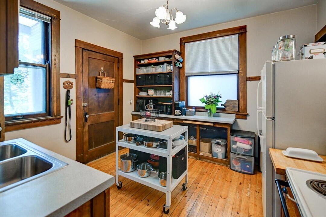 416 Castle Pl in Madison, WI - Building Photo