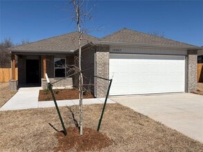 10005 SW 38th St in Mustang, OK - Building Photo - Building Photo