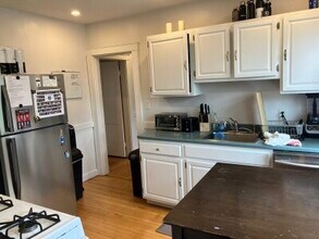 23 Edison Ave, Unit 2 in Medford, MA - Building Photo - Building Photo