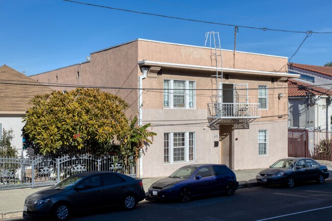 Johnson Manor in San Pedro, CA - Foto de edificio - Building Photo