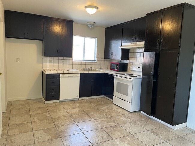 4617 Livingston Way in Sacramento, CA - Building Photo - Building Photo