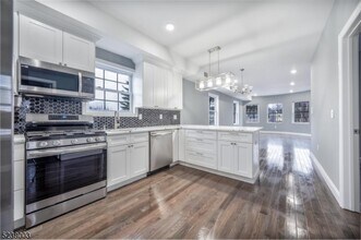 911 Monroe Ave in Elizabeth, NJ - Building Photo - Building Photo