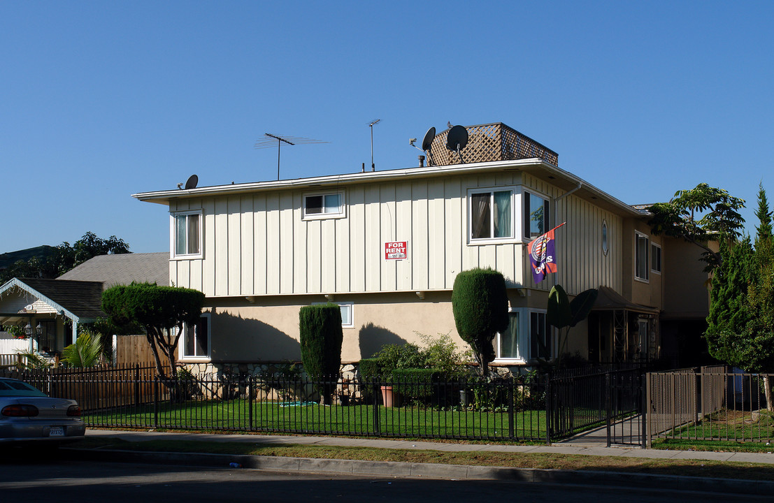 517 S Eucalyptus Ave in Inglewood, CA - Building Photo