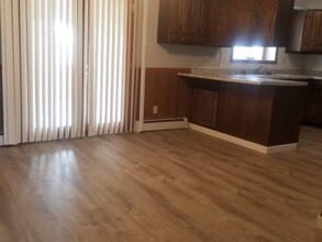 900 Wenzel Rd in Peru, IL - Building Photo - Building Photo