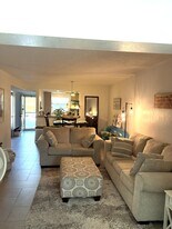 330 NE 26th Ave in Boynton Beach, FL - Building Photo