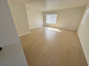 8939 Mango Ave in Fontana, CA - Building Photo - Building Photo