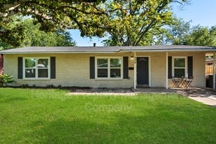 338 Tomrob Dr in San Antonio, TX - Building Photo