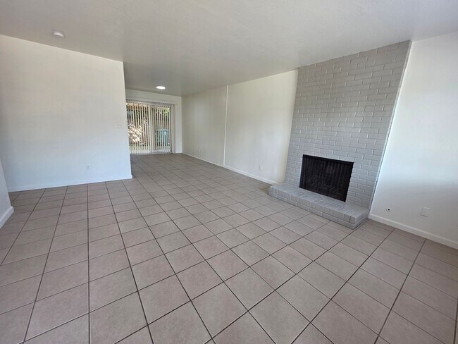 775-775 E Honolulu St in Lindsay, CA - Building Photo - Building Photo