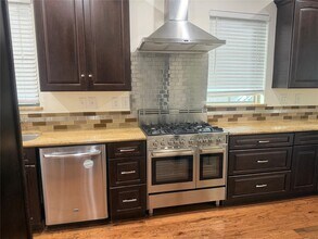 3911 Barnes St in Houston, TX - Building Photo - Building Photo